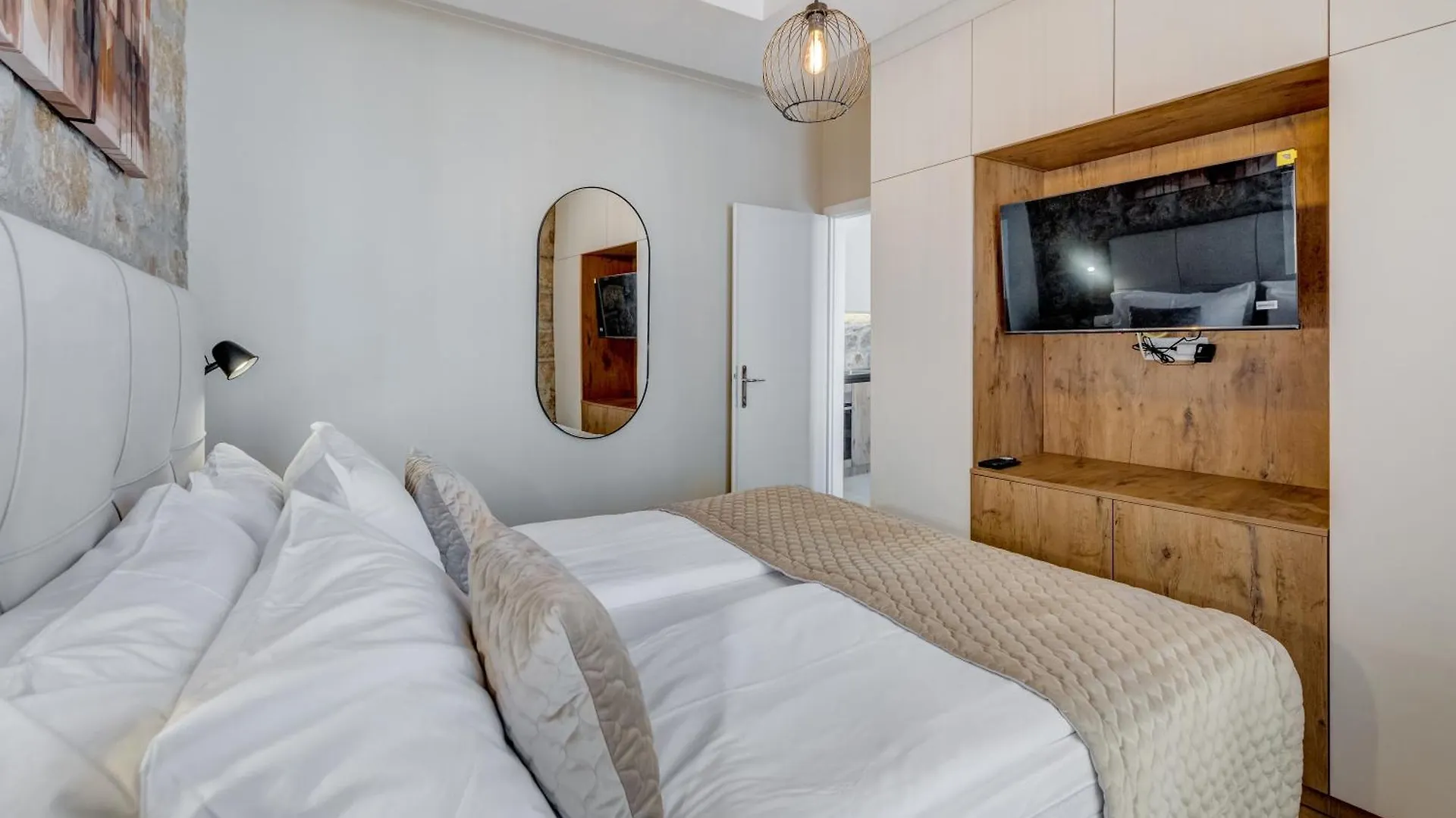 Inmotion Luxury Rooms Split 0*,  Kroatien